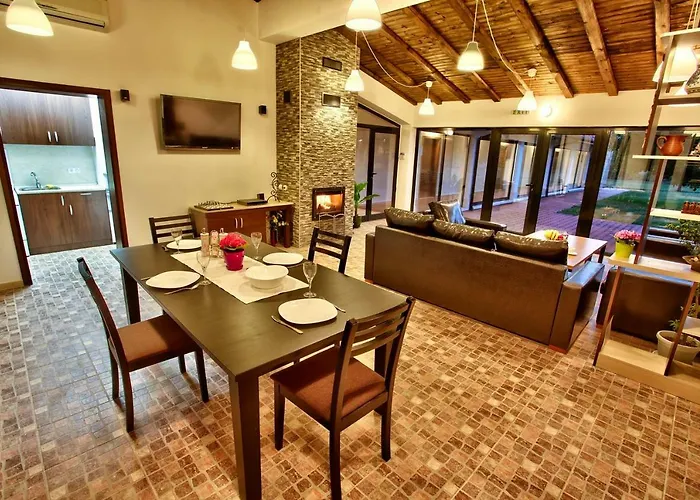 Homes Chudna Tatil Evi Breste